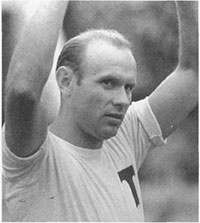 Иллюстрация к книге — Стрельцов. Человек без локтей [pic_34.jpg]