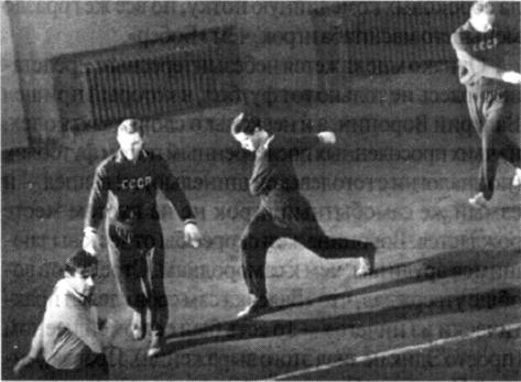 Иллюстрация к книге — Валерий Воронин - преждевременная звезда [_02.jpg]