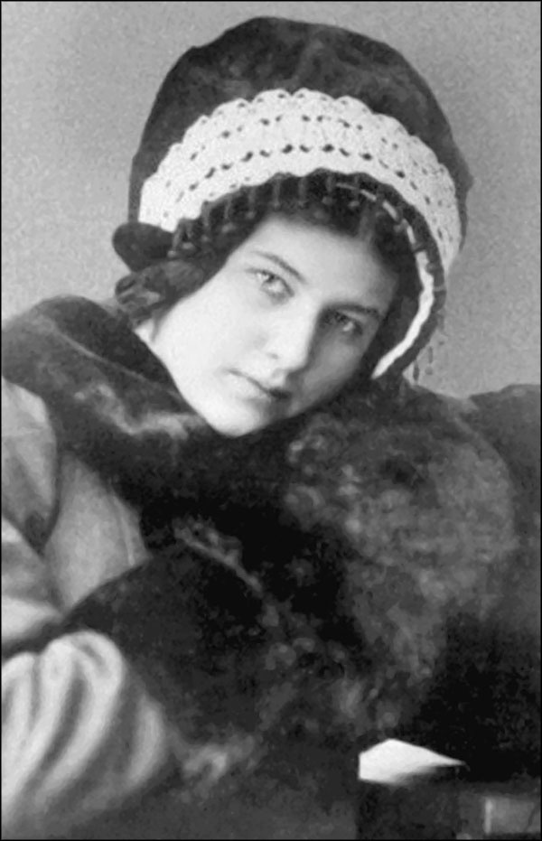 Иллюстрация к книге — Прекрасные незнакомки. Портреты на фоне эпохи [_277.jpg]