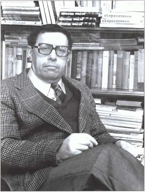 Иллюстрация к книге — Загадки советской литературы. От Сталина до Брежнева [i_024.jpg]