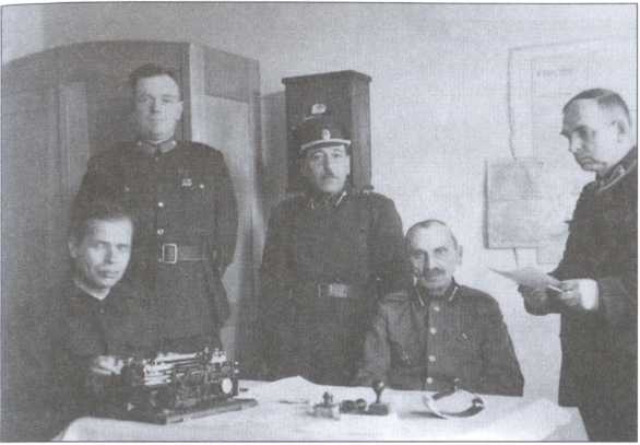 Иллюстрация к книге — Мемуары "власовцев" [i_011.jpg]