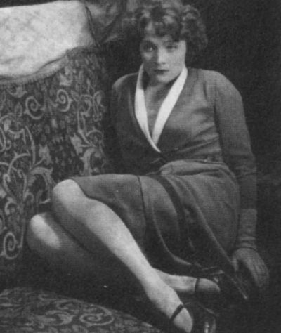 Иллюстрация к книге — Марлен Дитрих [i_010.jpg]