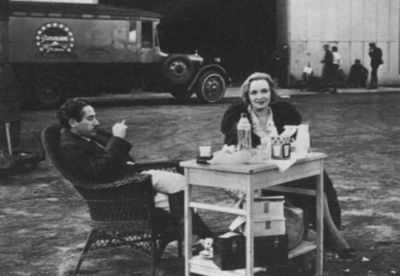 Иллюстрация к книге — Марлен Дитрих [i_015.jpg]