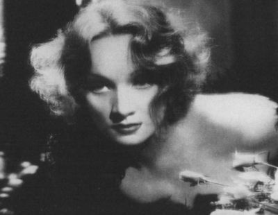 Иллюстрация к книге — Марлен Дитрих [i_019.jpg]