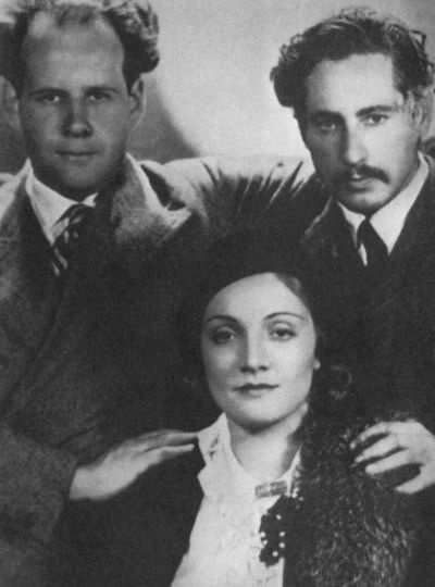 Иллюстрация к книге — Марлен Дитрих [i_022.jpg]