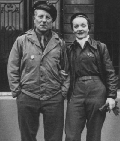 Иллюстрация к книге — Марлен Дитрих [i_044.jpg]