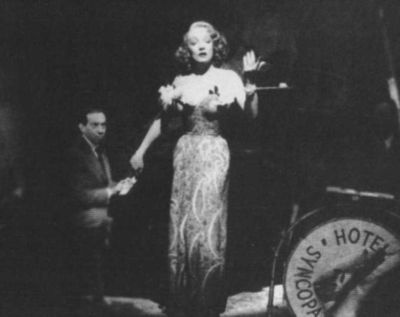 Иллюстрация к книге — Марлен Дитрих [i_049.jpg]