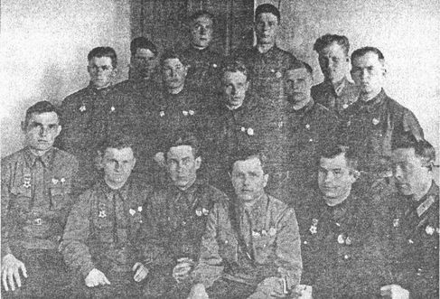 Иллюстрация к книге — "Все объекты разбомбили мы дотла!" Летчик-бомбардировщик вспоминает [i_002.jpg]