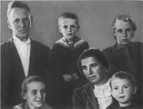 Иллюстрация к книге — Шолохов [i_033.jpg]