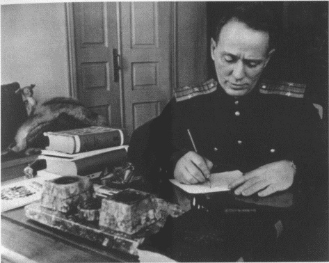 Иллюстрация к книге — Шолохов [i_038.jpg]