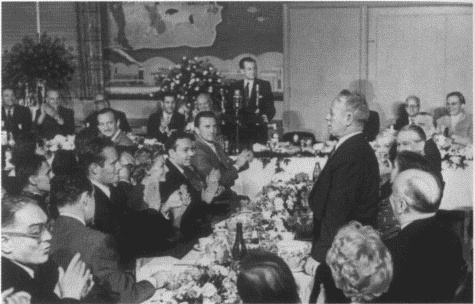 Иллюстрация к книге — Шолохов [i_044.jpg]