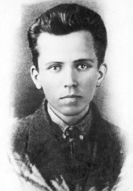 Иллюстрация к книге — Жизнь - Подвиг Николая Островского [i_017.jpg]