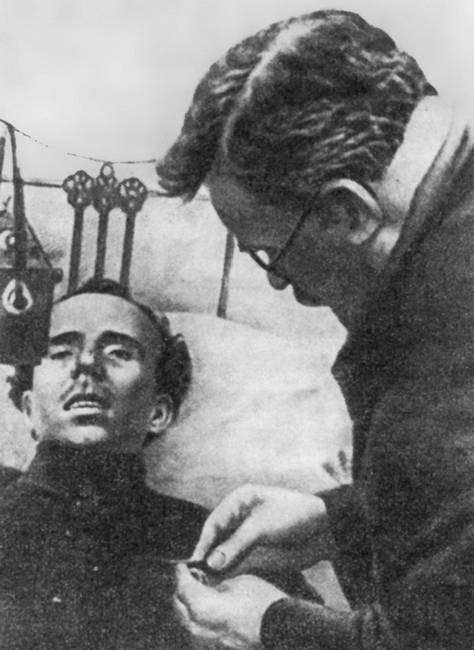 Иллюстрация к книге — Жизнь - Подвиг Николая Островского [i_023.jpg]