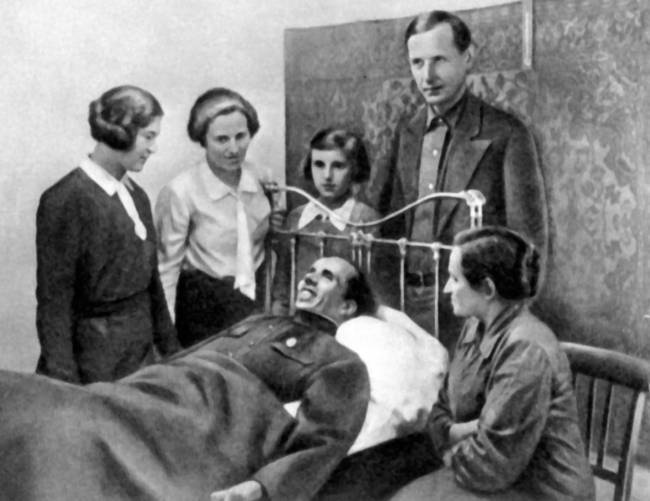 Иллюстрация к книге — Жизнь - Подвиг Николая Островского [i_024.jpg]