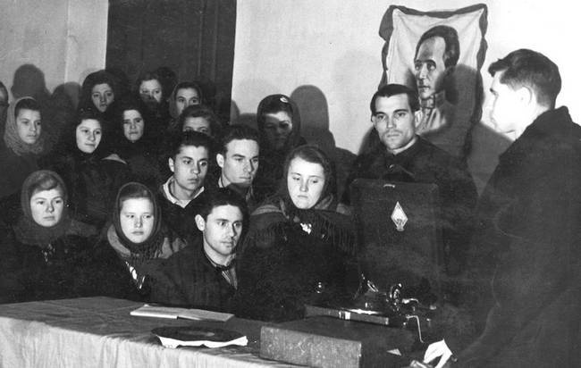 Иллюстрация к книге — Жизнь - Подвиг Николая Островского [i_058.jpg]