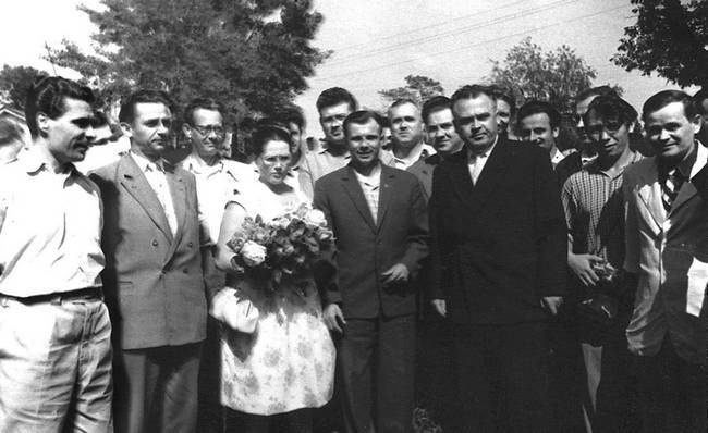 Иллюстрация к книге — Жизнь - Подвиг Николая Островского [i_066.jpg]