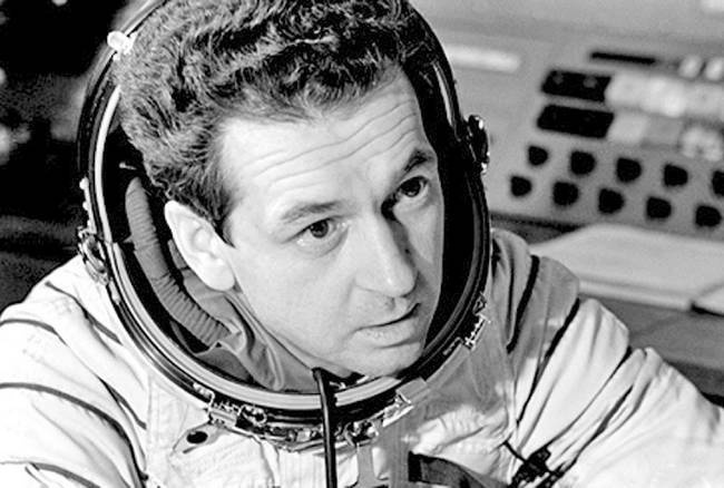 Иллюстрация к книге — Жизнь - Подвиг Николая Островского [i_070.jpg]