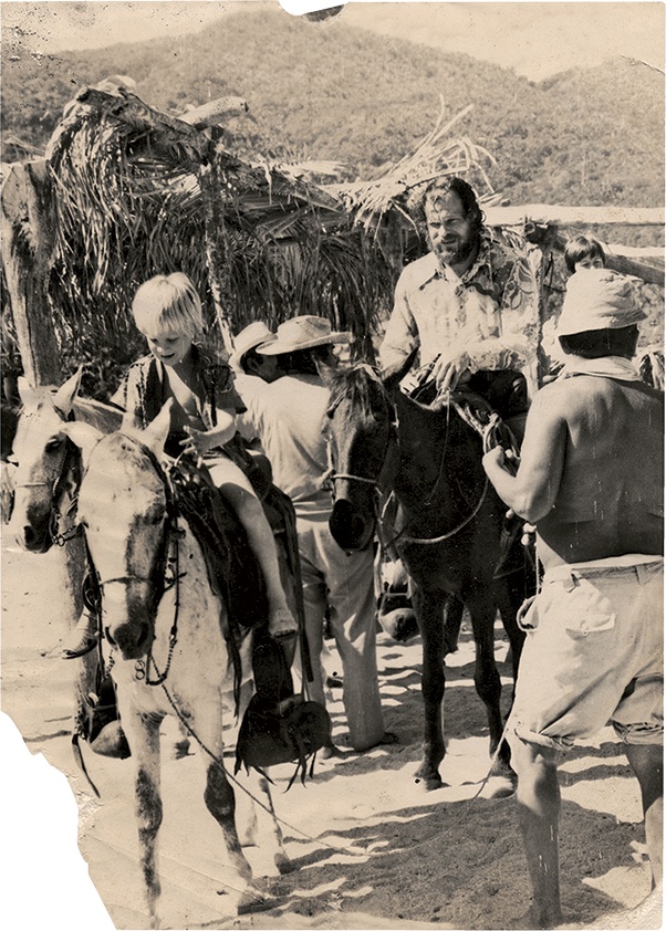 Иллюстрация к книге — Без ума от шторма, или Как мой суровый, дикий и восхитительно непредсказуемый отец учил меня жизни [i_021.jpg]