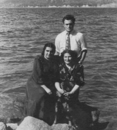 Иллюстрация к книге — Аксенов [i_009.jpg]