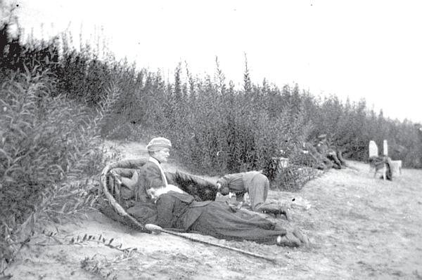 Иллюстрация к книге — Петербургские женщины XIX века [i_025.jpg]