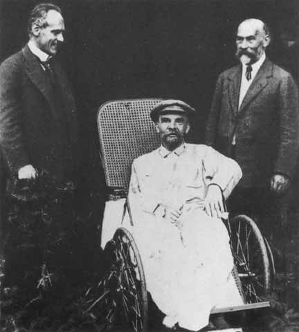 Иллюстрация к книге — Ленин [i_103.jpg]