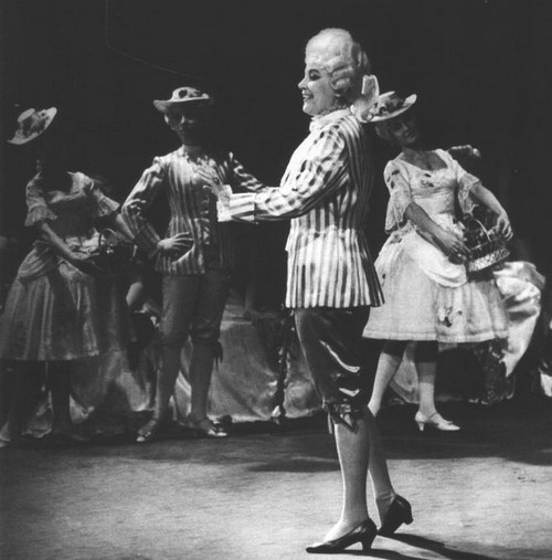 Иллюстрация к книге — Елена Образцова. Голос и судьба [i_077.jpg]