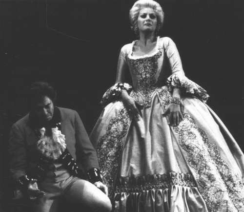 Иллюстрация к книге — Елена Образцова. Голос и судьба [i_089.jpg]