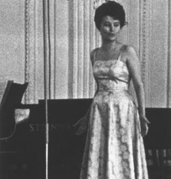 Иллюстрация к книге — Елена Образцова. Голос и судьба [i_095.jpg]