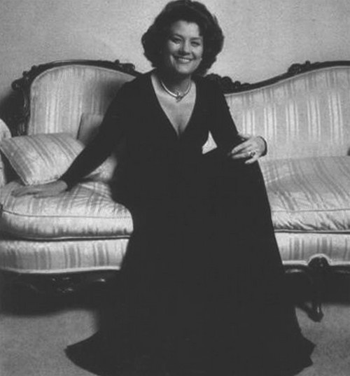 Иллюстрация к книге — Елена Образцова. Голос и судьба [i_101.jpg]