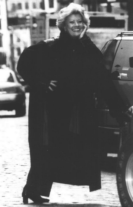 Иллюстрация к книге — Елена Образцова. Голос и судьба [i_102.jpg]