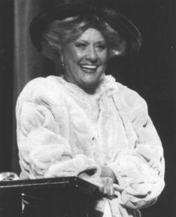 Иллюстрация к книге — Елена Образцова. Голос и судьба [i_106.jpg]