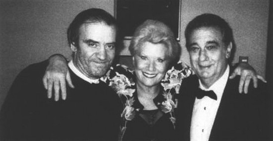 Иллюстрация к книге — Елена Образцова. Голос и судьба [i_108.jpg]