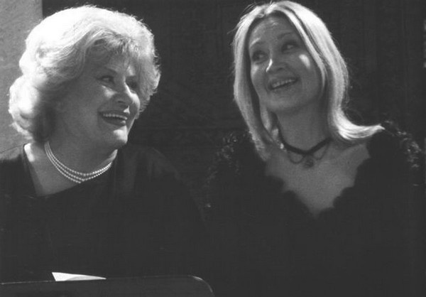 Иллюстрация к книге — Елена Образцова. Голос и судьба [i_111.jpg]