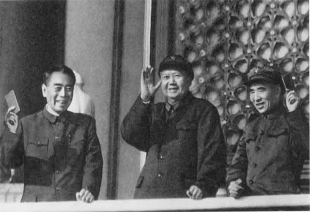 Иллюстрация к книге — Дэн Сяопин [i_035.jpg]