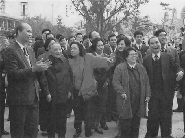 Иллюстрация к книге — Дэн Сяопин [i_058.jpg]