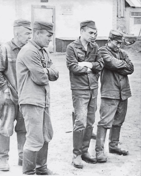 Иллюстрация к книге — Диссиденты [i_031.jpg]