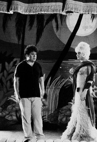 Иллюстрация к книге — Режиссеры настоящего. В 2 томах. Том 1. Визионеры и мегаломаны [i_014.jpg]