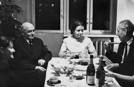 Иллюстрация к книге — Я пытаюсь восстановить черты [_109.jpg]