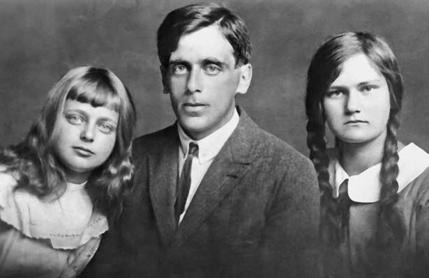 Иллюстрация к книге — Я пытаюсь восстановить черты [_110.jpg]