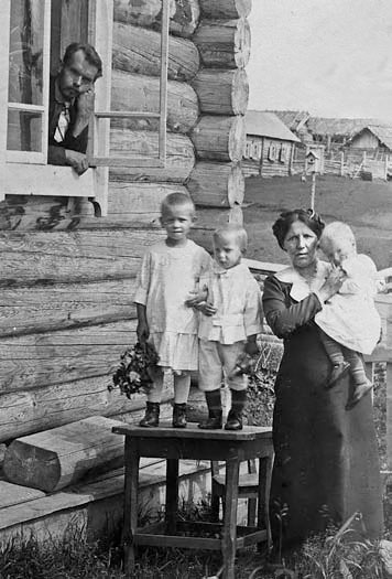 Иллюстрация к книге — Я пытаюсь восстановить черты [_5.jpg]