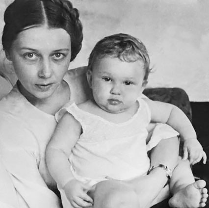 Иллюстрация к книге — Я пытаюсь восстановить черты [_73.jpg]