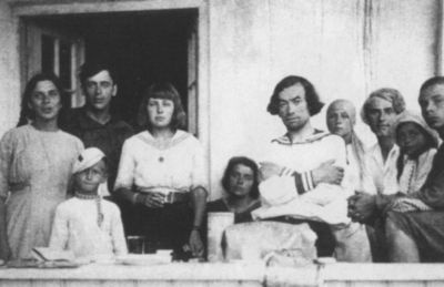 Иллюстрация к книге — Максимилиан Волошин, или Себя забывший Бог [i_042.jpg]