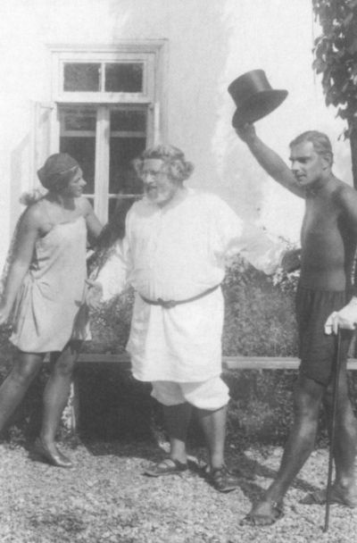 Иллюстрация к книге — Максимилиан Волошин, или Себя забывший Бог [i_070.jpg]