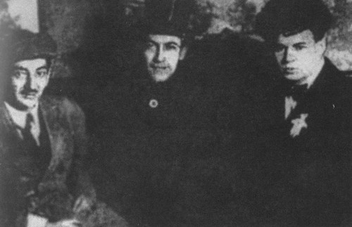 Иллюстрация к книге — Непохожие поэты. Трагедия и судьбы большевистской эпохи. Анатолий Мариенгоф, Борис Корнилов, Владимир Луговской [i_009.jpg]