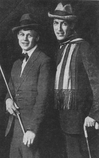 Иллюстрация к книге — Непохожие поэты. Трагедия и судьбы большевистской эпохи. Анатолий Мариенгоф, Борис Корнилов, Владимир Луговской [i_010.jpg]