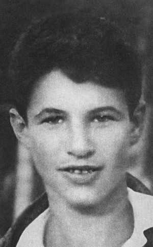 Иллюстрация к книге — Непохожие поэты. Трагедия и судьбы большевистской эпохи. Анатолий Мариенгоф, Борис Корнилов, Владимир Луговской [i_014.jpg]