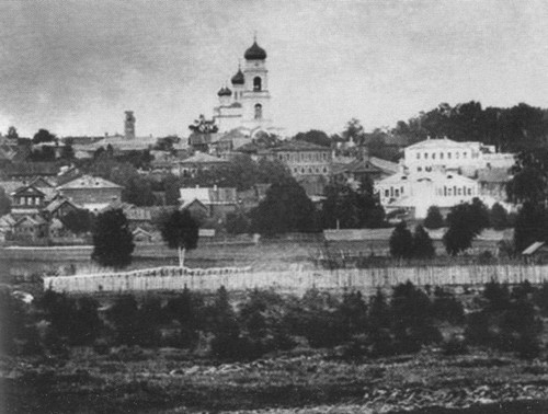 Иллюстрация к книге — Непохожие поэты. Трагедия и судьбы большевистской эпохи. Анатолий Мариенгоф, Борис Корнилов, Владимир Луговской [i_023.jpg]