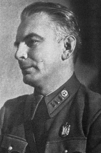 Иллюстрация к книге — Непохожие поэты. Трагедия и судьбы большевистской эпохи. Анатолий Мариенгоф, Борис Корнилов, Владимир Луговской [i_036.jpg]