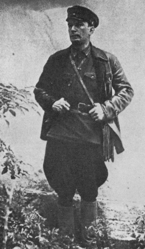 Иллюстрация к книге — Непохожие поэты. Трагедия и судьбы большевистской эпохи. Анатолий Мариенгоф, Борис Корнилов, Владимир Луговской [i_043.jpg]