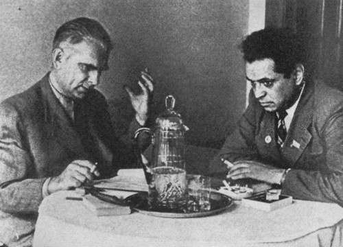 Иллюстрация к книге — Непохожие поэты. Трагедия и судьбы большевистской эпохи. Анатолий Мариенгоф, Борис Корнилов, Владимир Луговской [i_048.jpg]